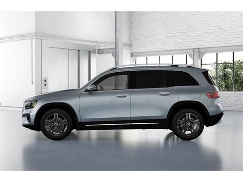 New 2026 Mercedes-Benz GLB 250 4MATIC image 34