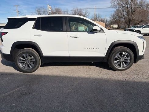 New 2026 Chevrolet Equinox LT AWD/4WD image 6