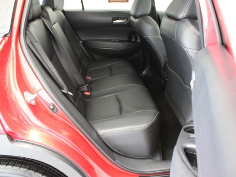 Used 2025 Toyota Corolla Cross XLE FWD image 35