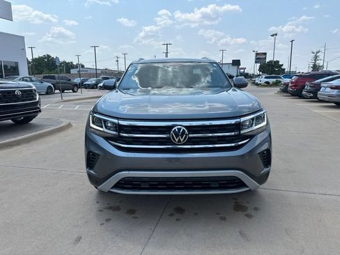 Used 2023 Volkswagen Atlas Cross Sport SE AWD/4WD image 2