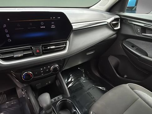 Used 2025 Chevrolet TrailBlazer LT w/ Driver Confidence Package AWD/4WD image 26