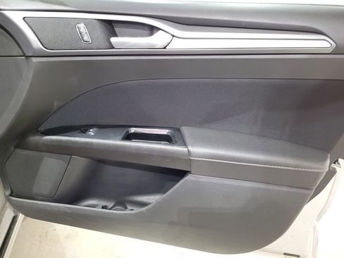 Used 2015 Ford Fusion SE image 45