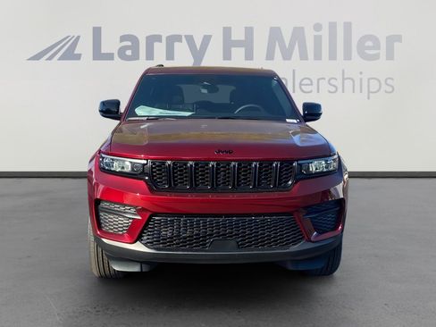 New 2025 Jeep Grand Cherokee Laredo RWD image 8
