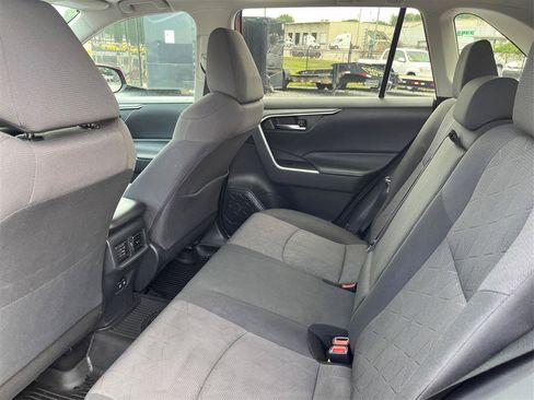 Used 2019 Toyota RAV4 XLE w/ Convenience Package AWD/4WD image 10