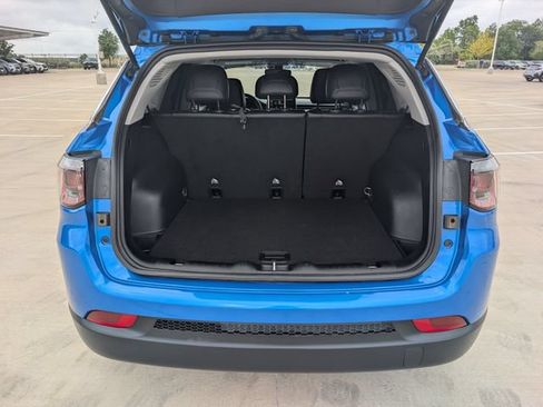 Used 2022 Jeep Compass Latitude FWD image 28