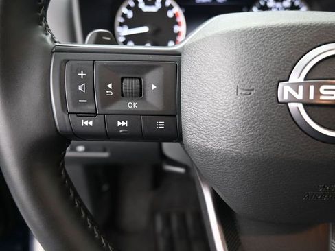 Used 2025 Nissan Rogue SV image 7