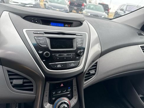 Used 2013 Hyundai Elantra Limited image 11