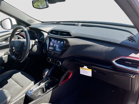 Used 2023 Chevrolet TrailBlazer RS w/ Sun and Liftgate Package image 29
