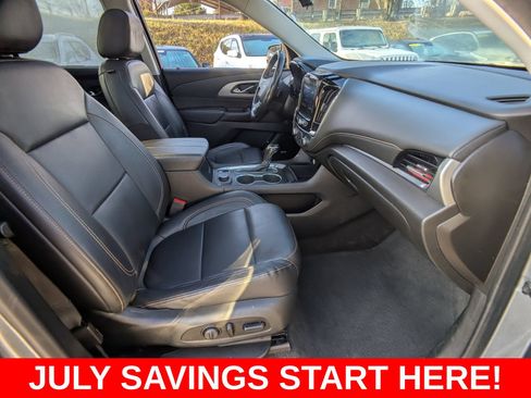 Used 2020 Chevrolet Traverse LT w/ LT Premium Package AWD/4WD image 15
