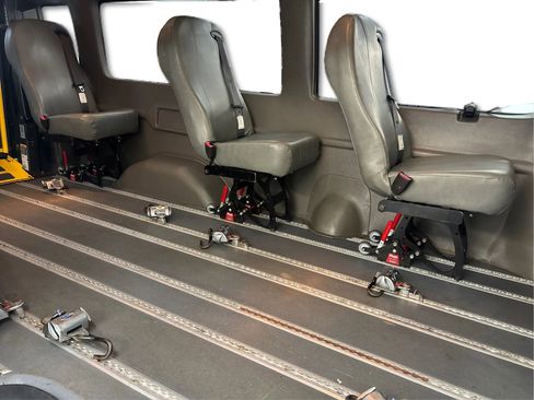 Used 2013 Ford E-250 and Econoline 250 Extended Van 3D w/ PWR Group image 14