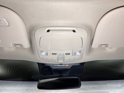 Used 2024 Ford Expedition XLT image 17