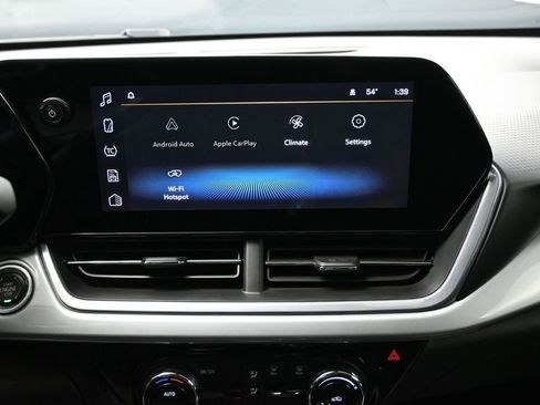 Used 2024 Chevrolet Trax LT w/ Driver Confidence Package FWD image 19