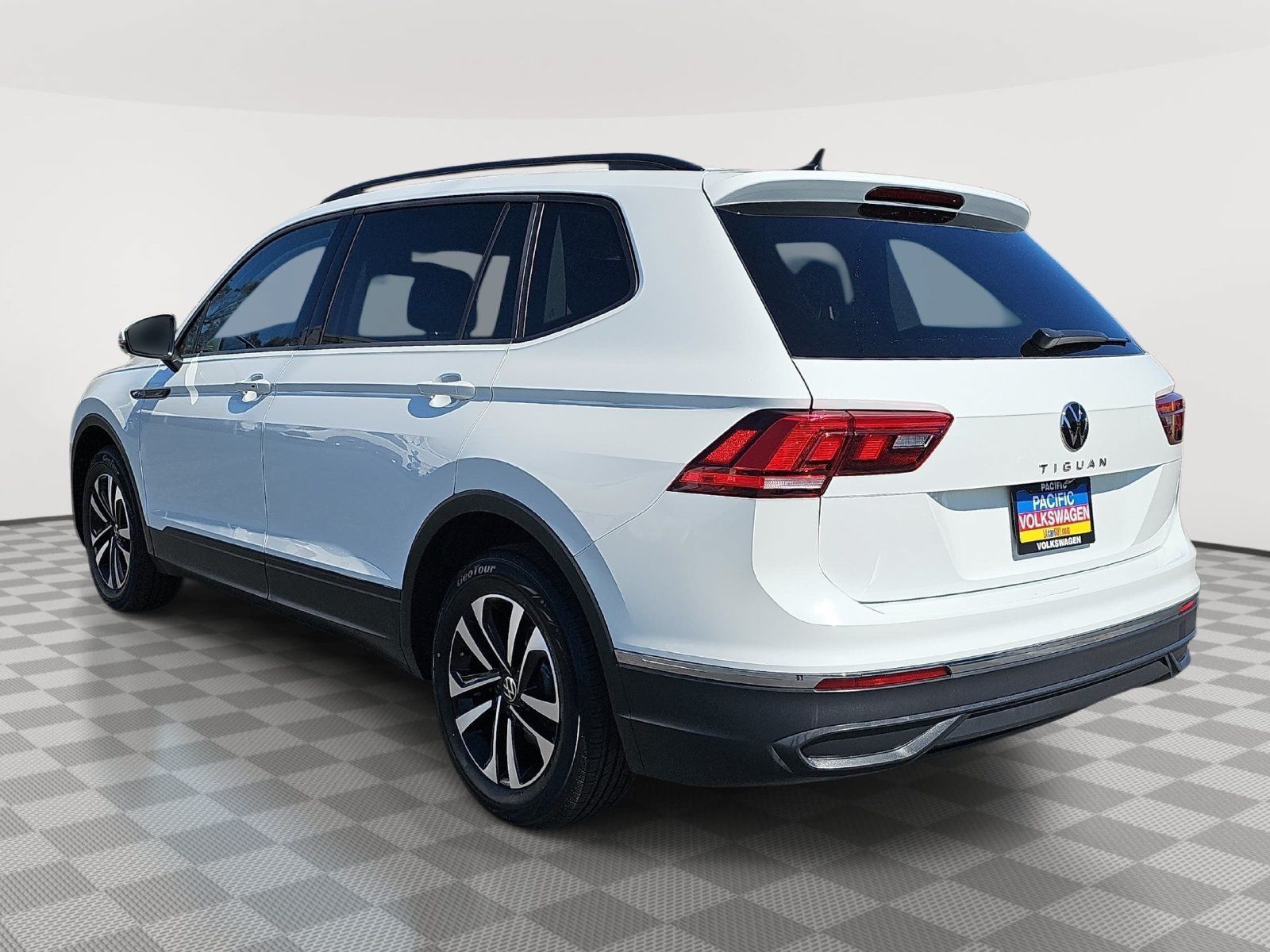 Used 2023 Volkswagen Tiguan S FWD image 7