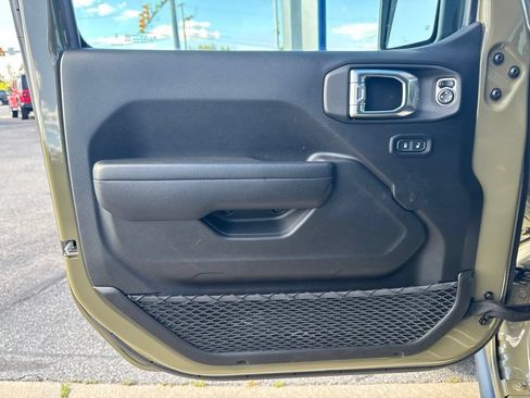 Used 2026 Jeep Gladiator Mojave AWD/4WD image 19