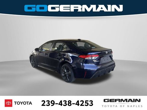 Used 2023 Toyota Corolla SE FWD image 3