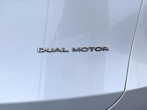 Used 2020 Tesla Model Y Long Range image 8