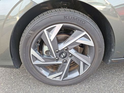 Certified 2025 Hyundai Elantra Sport image 32