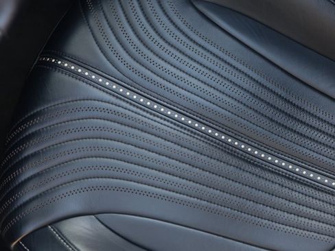 Used 2019 Aston Martin DB11 Volante image 5