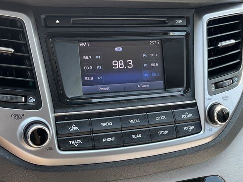 Used 2018 Hyundai Tucson SE image 17