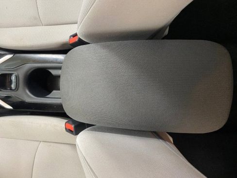 Used 2021 Toyota Corolla LE image 23