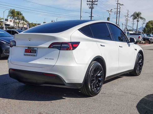 Used 2023 Tesla Model Y Long Range image 4