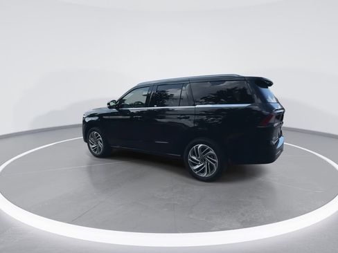 New 2025 Lincoln Navigator Reserve AWD/4WD image 6