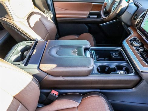 Used 2025 Ford Expedition Max King Ranch image 17