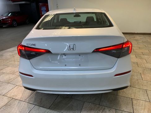 Used 2023 Honda Civic EX image 6