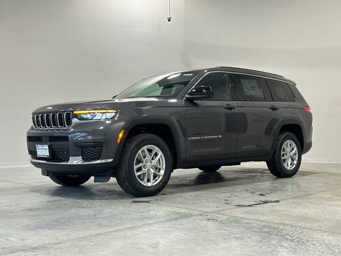 New 2026 Jeep Grand Cherokee L Laredo image 2