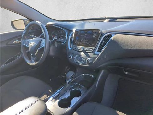 Used 2024 Chevrolet Malibu LT image 19