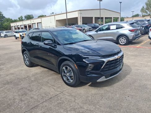 Used 2025 Chevrolet Blazer LT FWD image 6