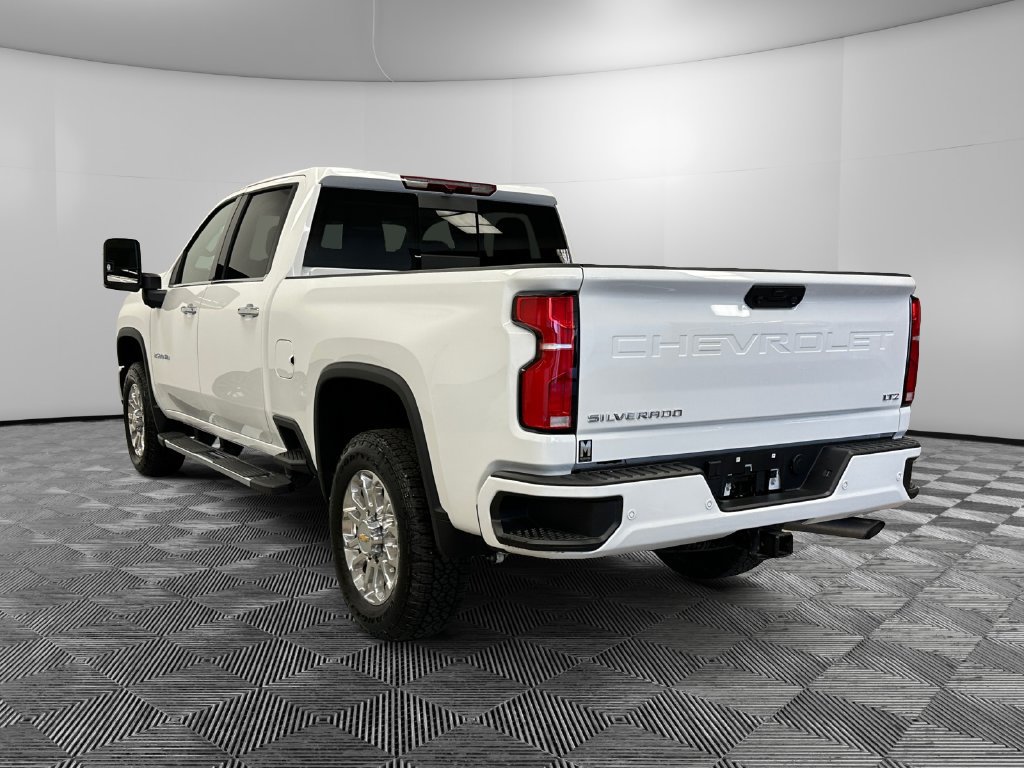 Used 2025 Chevrolet Silverado 2500 LTZ w/ Z71 Chrome Sport Edition AWD/4WD image 3