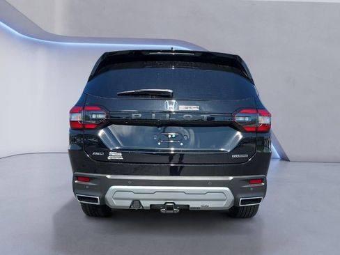 New 2025 Honda Pilot Touring image 5