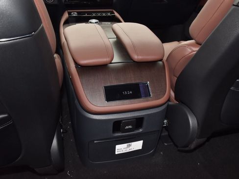New 2026 Lincoln Navigator Reserve AWD/4WD image 19