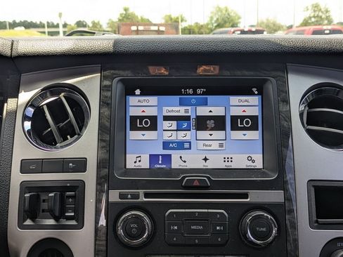 Used 2017 Ford Expedition Limited w/ Equipment Group 301A RWD image 21