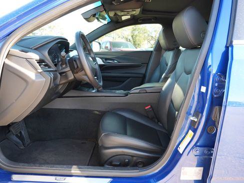 Certified 2022 Cadillac CT4 Luxury w/ Sun And Sound Package image 18