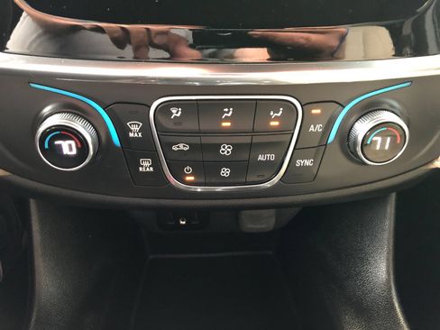 Used 2023 Chevrolet Traverse LS w/ Safety Package FWD image 27