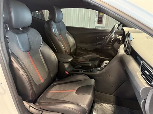 Used 2021 Hyundai Veloster Turbo image 22