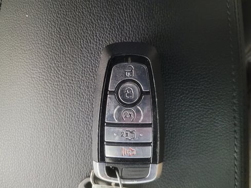 Used 2018 Ford Explorer XLT w/ Equipment Group 201A image 32