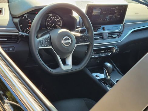 New 2025 Nissan Altima 2.5 SV w/ SV Special Edition Package image 4