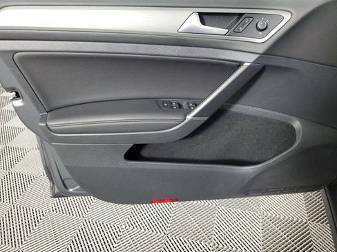 Used 2017 Volkswagen Golf Wolfsburg Edition FWD image 18