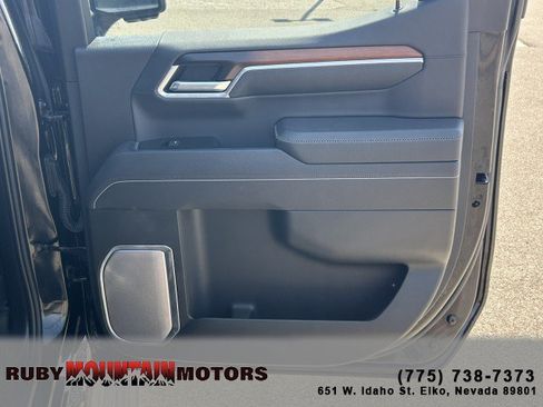 Used 2025 GMC Sierra 1500 Denali w/ Denali Reserve Package AWD/4WD image 22
