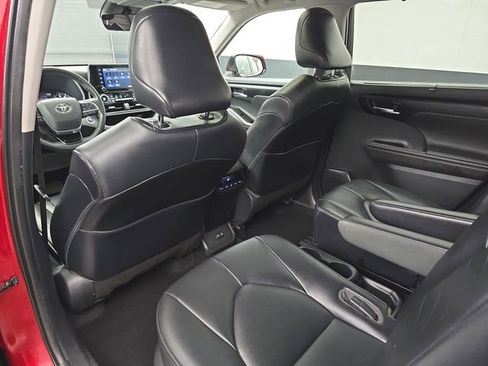 Used 2021 Toyota Highlander XLE image 44