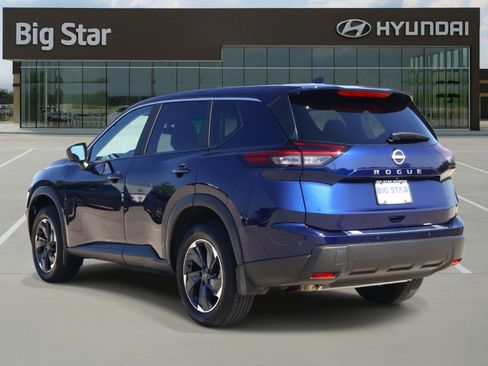 Used 2026 Nissan Rogue SV w/ Cold Weather Package FWD image 3