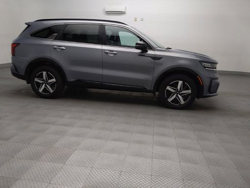Used 2021 Kia Sorento EX w/ Panoramic Sunroof Package AWD/4WD image 11