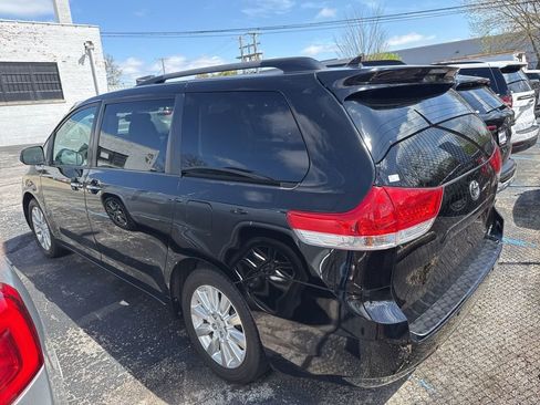 Used 2012 Toyota Sienna XLE w/ Premium Pkg image 5