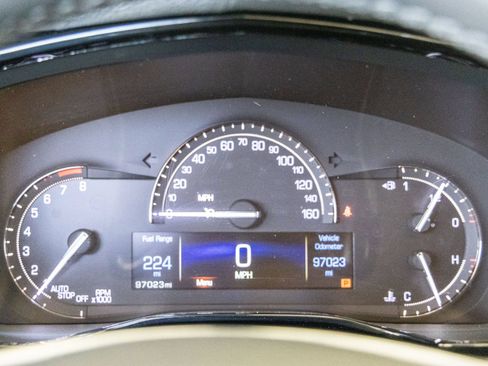 Used 2017 Cadillac XT5 Luxury w/ Driver Awareness Package FWD image 18