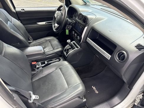Used 2017 Jeep Compass High Altitude AWD/4WD image 9