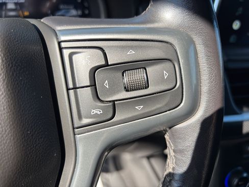 Used 2022 Chevrolet Suburban Premier image 30