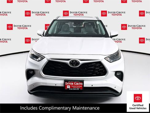 Certified 2026 Toyota Highlander XLE AWD/4WD image 2